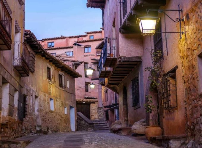 Day tour of the medieval village of Albarracín